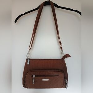 Baggallini Womens Brown Mini Everyday Crossbody Purse Multi Pockets Cards Zip